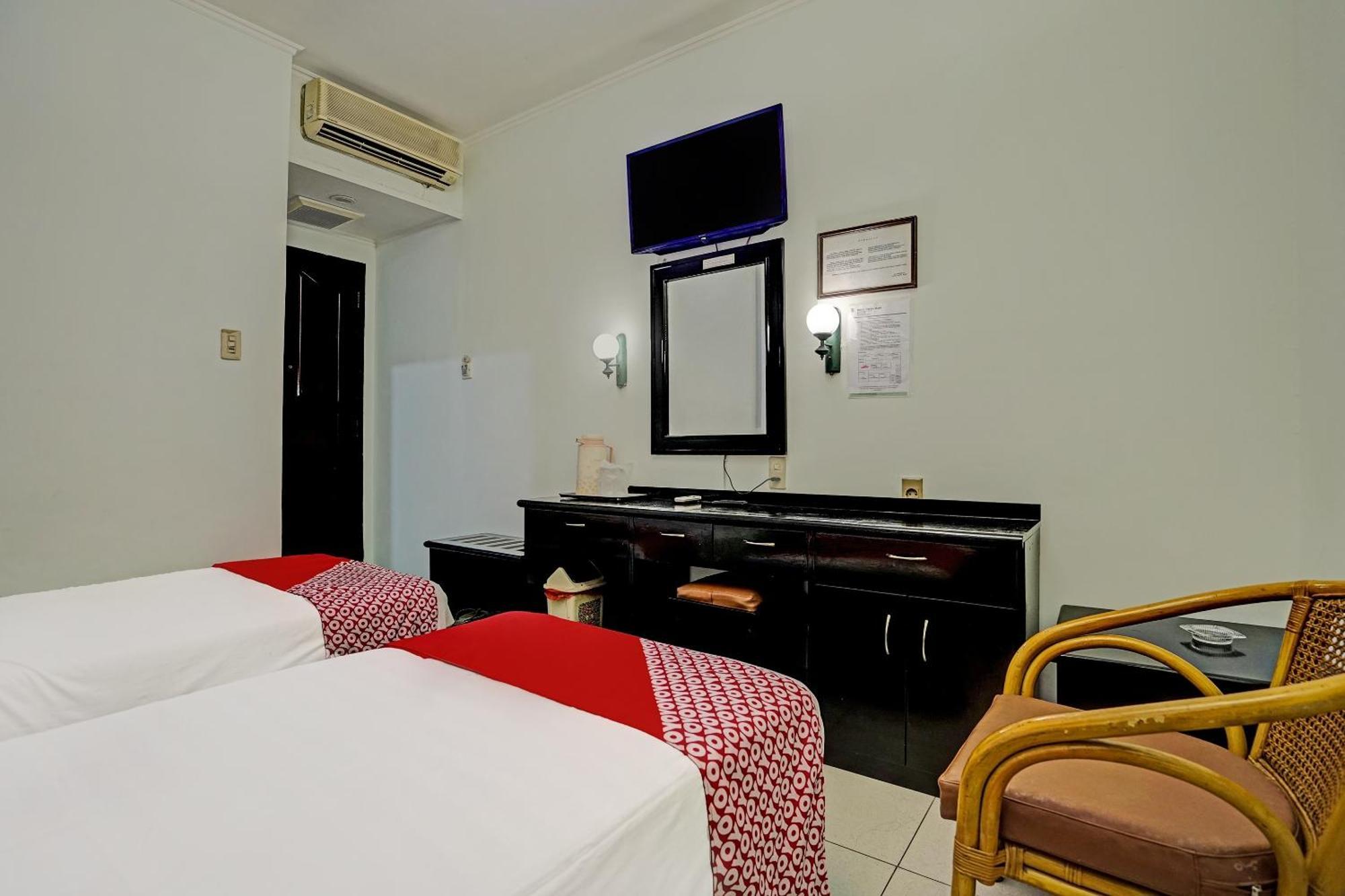 Super Oyo 91805 Hotel Wisma Bari Palembang Exterior photo